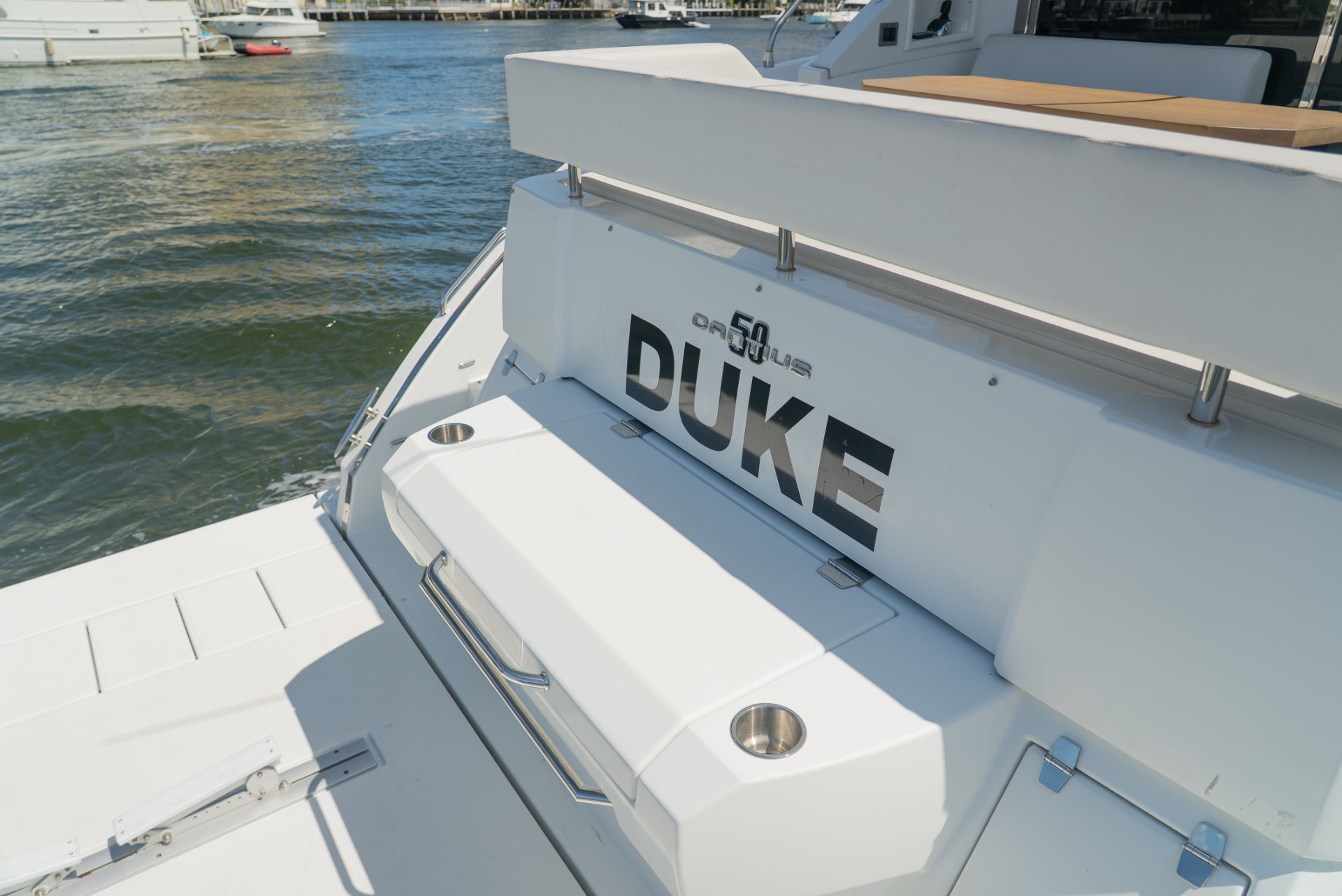Yacht Photo 9